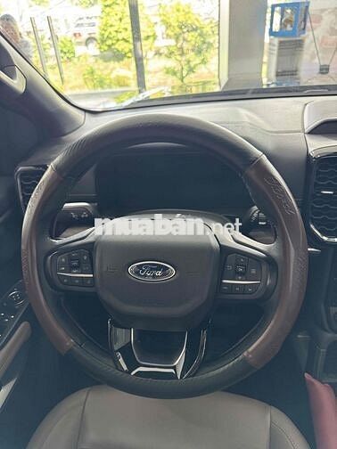 Ford Everest 2023 Titanium+ 2.0 AT 4x4 - 28000 km