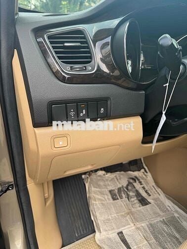 Kia Sedona 2019 2.2 DAT Luxury - 48000 km