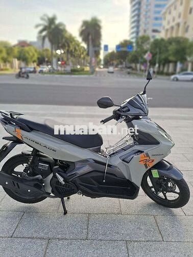 Honda Air Blade xám si măng 2024. Biển 43