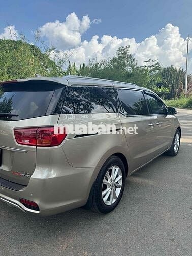 Kia Sedona 2019 2.2 DAT Luxury - 48000 km