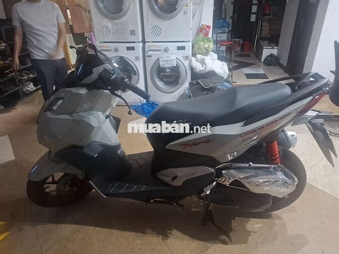 Cần bán xe vario 160 nguyên zin chính chủ.đki 2024