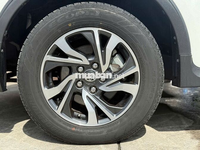 Toyota Innova Venturer 2.0 AT 2022