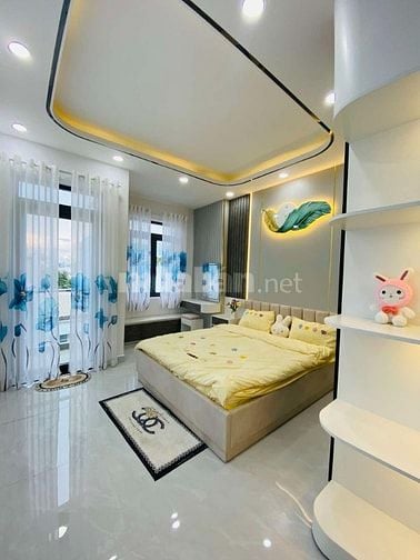 NHÀ MỚI Ở NGAY 4 TẦNG MỚI ĐẸP FULL NỘI THẤT.