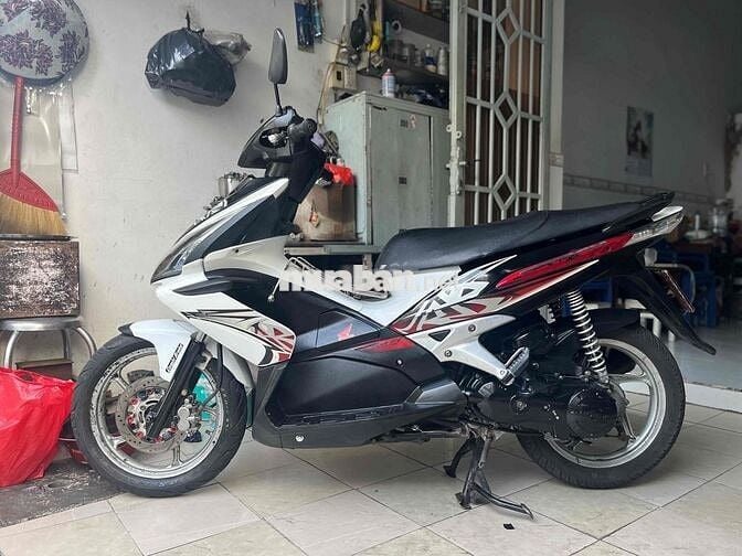 ab 2008 , giấy tờ đầy đủ , đã lên dàn áo thái