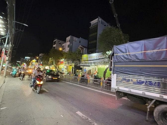 Cho thuê nhà 2 mặt tiền Nguyễn Thị Thập, P.Tân Phú, Q.7 giá 35tr