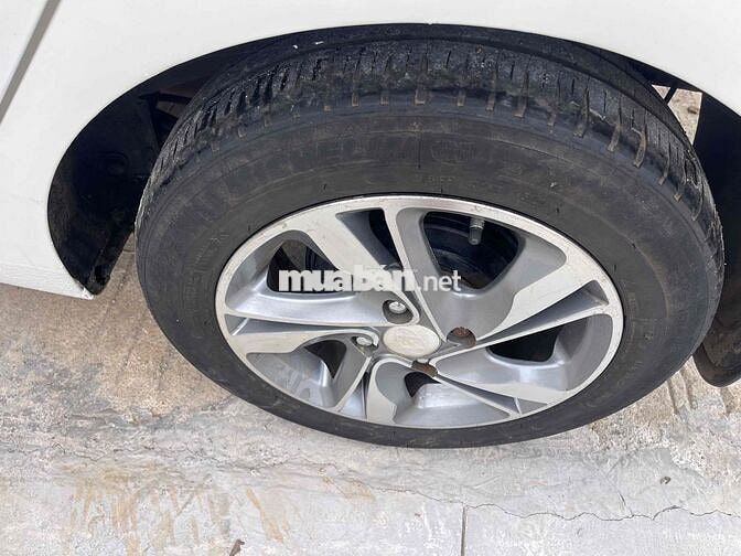Hyundai Grand i10 2015 xe đẹp