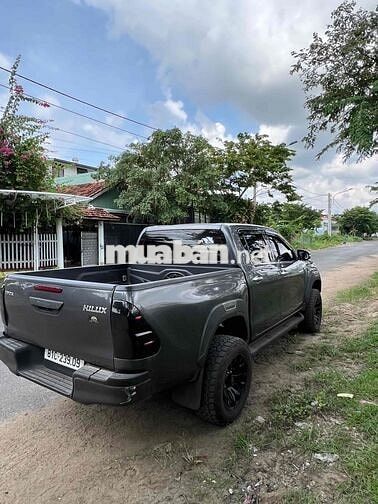 Toyota Hilux 2015 2.4E 4x2 MT - 140000 km