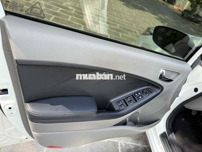 Kia K3 2015 1.6 MT - 87000 km rất đẹp.