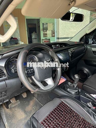 Toyota Hilux 2015 2.4E 4x2 MT - 140000 km