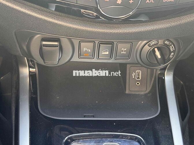 Navara VL 2.3 AT 4WD Cao cấp - 12000 Km - 1 Chủ