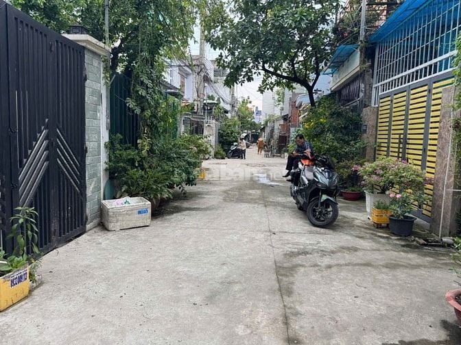 NHÀ TL22, NGÃ TƯ GA, HÀ HUY GIÁP, DT 71m2, GIÁ 5,1 TỈ