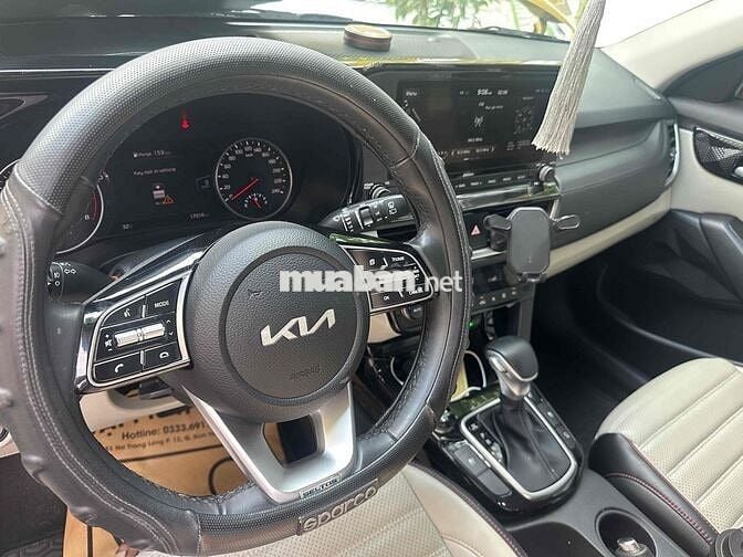 Kia Seltos 2022 Premium 1.4 AT turbo- 17000 km