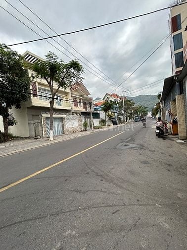 Bán đất hai MT Dương hiến quyền,TP.Nha Trang.DT 8x26, giá 21 tỷ 