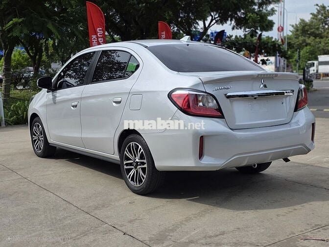 Mitsubishi Attrage 2022 CVT Premium - 9000 km