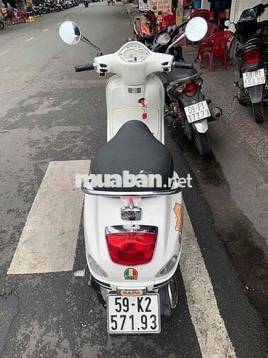 Dư xe nên cần bán Vespa LX Trắng - BS TP