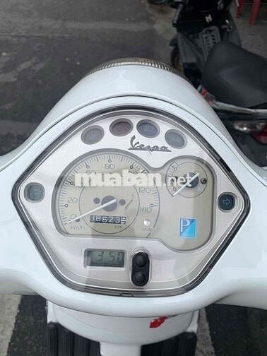 Dư xe nên cần bán Vespa LX Trắng - BS TP