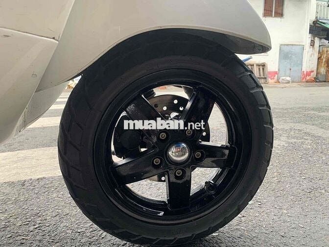 Dư xe nên cần bán Vespa LX Trắng - BS TP