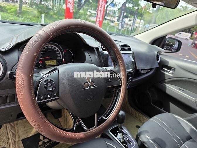 Mitsubishi Attrage 2022 CVT Premium - 9000 km