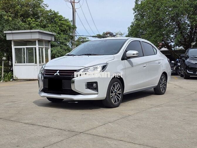 Mitsubishi Attrage 2022 CVT Premium - 9000 km