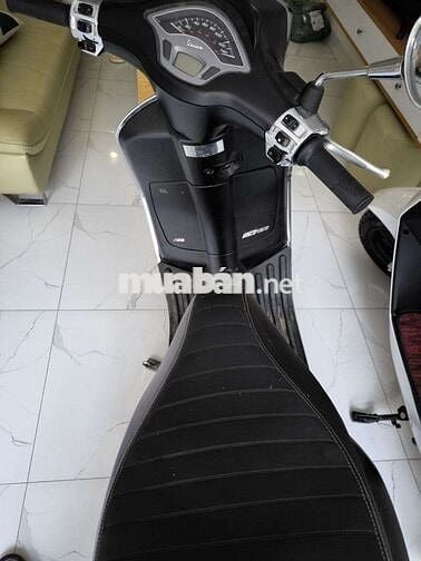 CẦN BÁN VESPA SPRINT 125 ĐỜI 2020 MÀU ĐEN