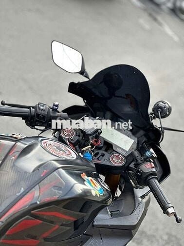 Moto Yamaha R15-VVA 155 V3