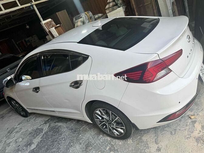 Hyundai Elantra 2019 2.0 AT - 80000 km