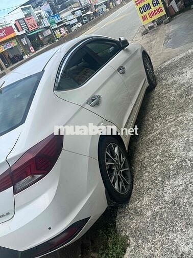 Hyundai Elantra 2019 2.0 AT - 80000 km