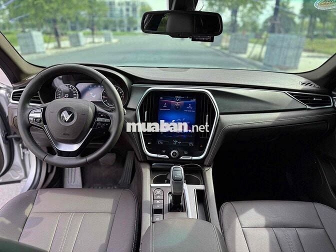 Lux A Base 2021 đi 23.000km đẹp xuất sắc