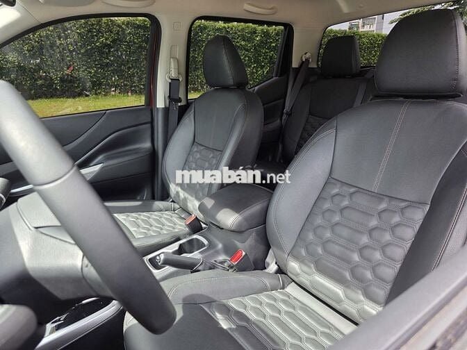 Nissan Navara VL 2.3 AT 4WD Cao cấp 2022 12000 km