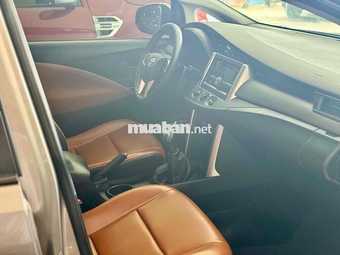 Toyota Innova 2020 E 2.0 MT