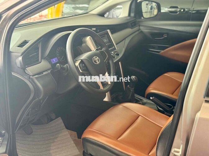 Toyota Innova 2020 E 2.0 MT