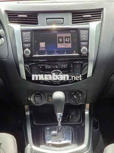 Nissan Navara VL 2.3 AT 4WD Cao cấp 2022 12000 km