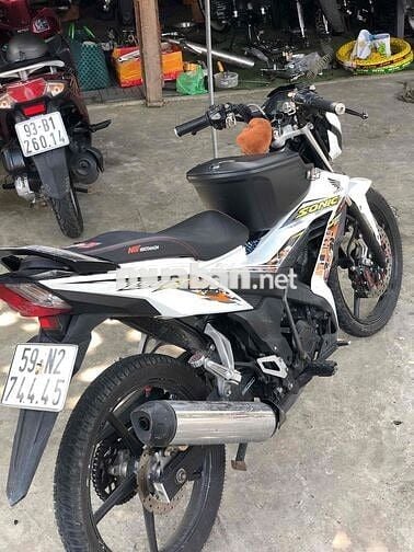 Đổi tay ra cần bán em sonic trắng đen