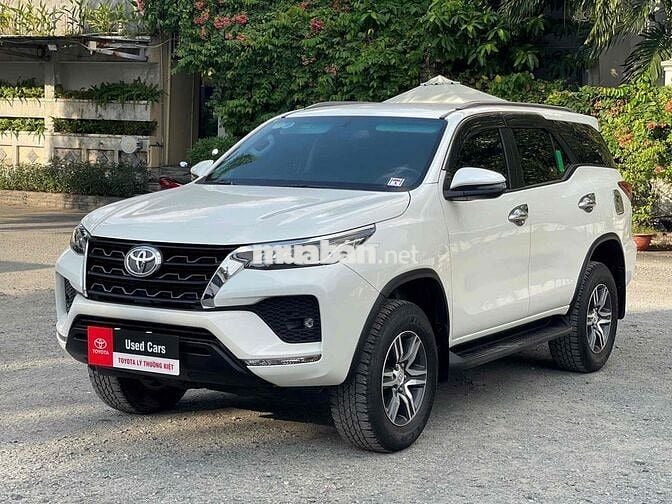 Toyota Fortuner 2.4AT 4X2 2020 Xe hãng bán