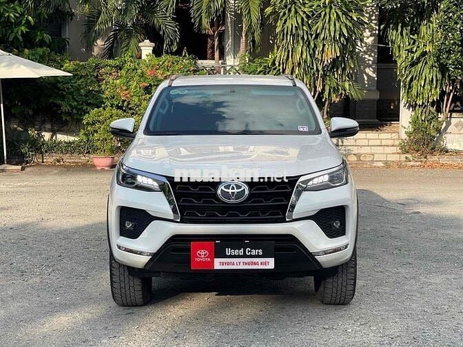 Toyota Fortuner 2.4AT 4X2 2020 Xe hãng bán