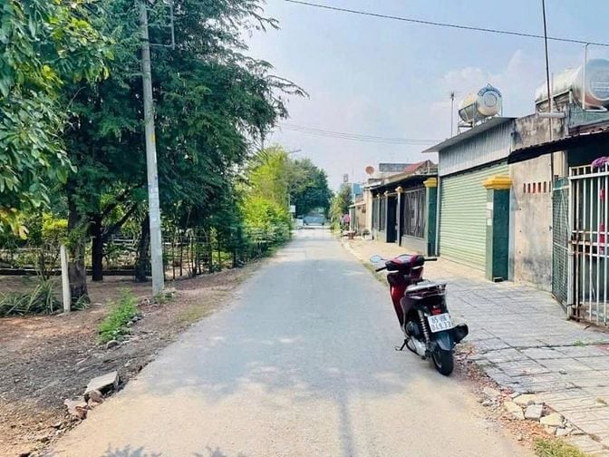 Chính chủ bán lô đất ngộp! Tổng 313,5m2, sẵn thổ cư, sổ hồng riêng