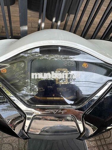 mình cần bán Sh 160i abs 2025 đi chưa được 1000km