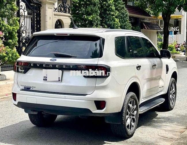 FORD EVEREST TITANIUM 2022 ĐKY 2023 CHUẨN ZIN