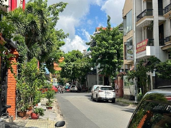 BÁN BIỆT THỰ MẶT TIỀN ĐƯỜNG CÙ LAO, Q. PHÚ NHUẬN 