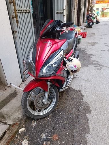 BÁN XE MÁY AIR BLADE 125CC CHO NGƯỜI DÙNG