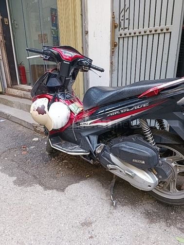 BÁN XE MÁY AIR BLADE 125CC CHO NGƯỜI DÙNG