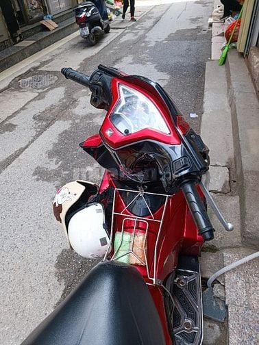 BÁN XE MÁY AIR BLADE 125CC CHO NGƯỜI DÙNG