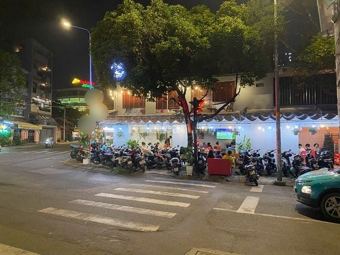Sang nhượng quán cafe vị trí đắc địa góc 2MT, Phường 11, Quận 6
