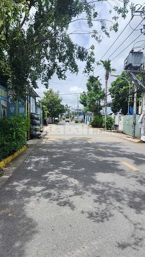 Cho thuê xưởng mới xây cao 8m, ngang 14m không cột đường xe tải 8 tấn.