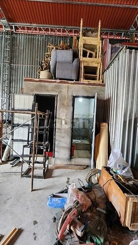 Cho thuê xưởng mới xây cao 8m, ngang 14m không cột đường xe tải 8 tấn.