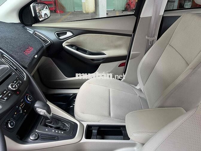 Cần bán Focus 1.5L Ecoboost 2017