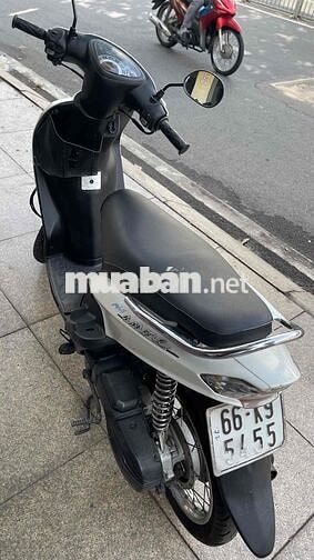 Mi o nhỏ màu trắng xe đẹp chưa rớt đầu biển 66