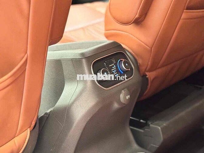 FORD TOURNEO TITANIUM 2021 XE ĐẸP PHỤ KIỆN NHIỀU