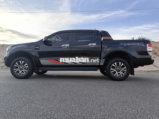 Ford Ranger XLS AT Máy 2.2L số tự động Sx năm 2022