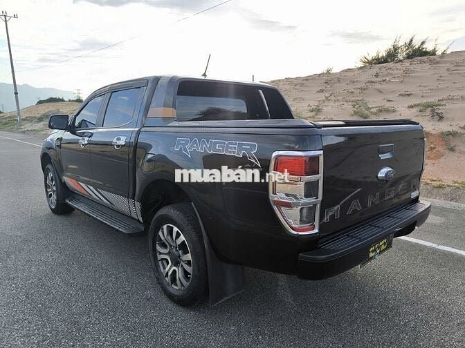 Ford Ranger XLS AT Máy 2.2L số tự động Sx năm 2022